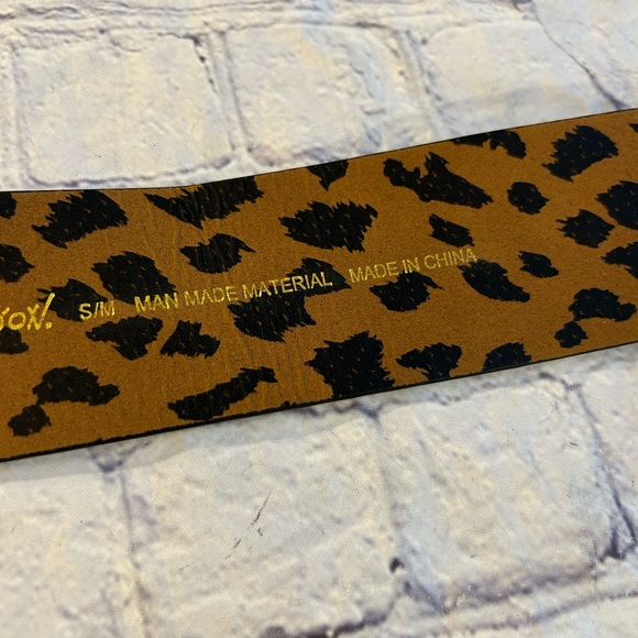 BETSEY JOHNSON BLACK PATENT/ANIMAL PRINT WIDE BELT COVERED BUCKLE BELT SIZE S/M - Picture 7 of 12